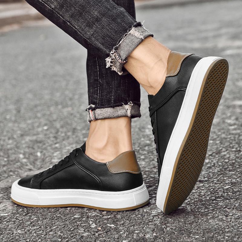 Fashion New Man Sneakers Lightweight Men Casual Shoes Flats Matching Male Board Shoes Lace Up Outdoor Shoes for Men Vulcanize Footwear