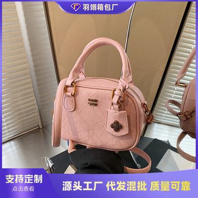 Retro High-end Hand Carry Small Square Bag Women's New Fashion Versatile Shoulder Bag Commuter Messenger Bag