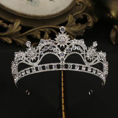 Couronne de mariée diadème baroque simple et élégante couronne d'anniversaire féminine robe de mariée accessoires de studio photo
