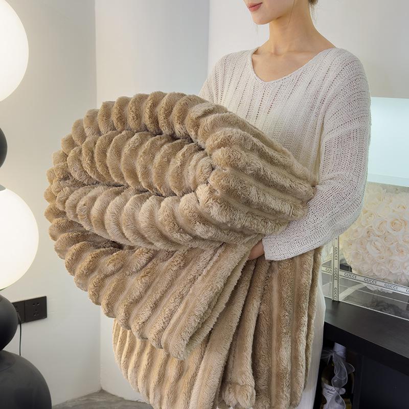 Luxurious Ribbed Flannel Blanket with Imitation Rabbit Fur