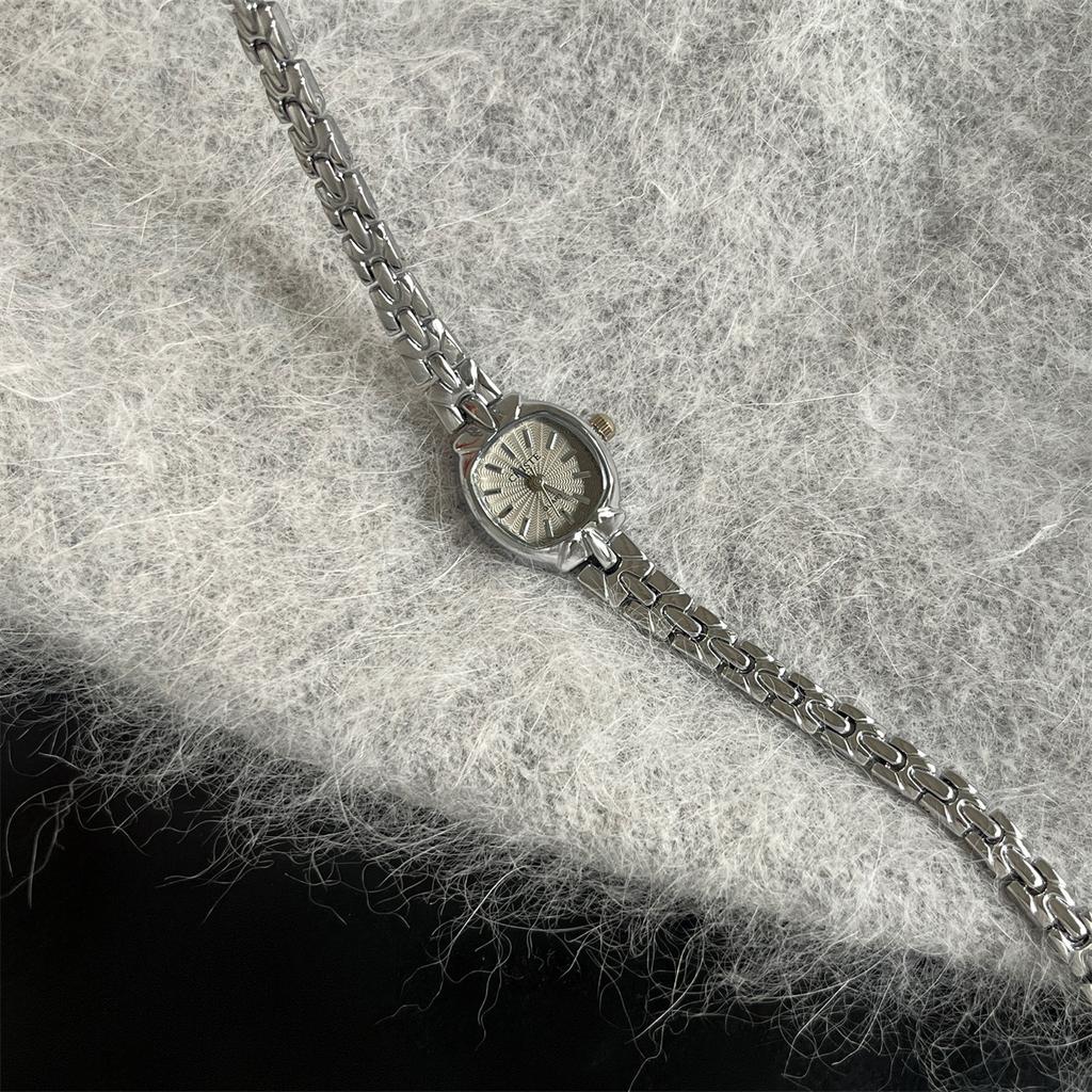Chiste Niche Chain Bracelet Watch Women'S Premium Fine Belt Gold Small Sugar Cube Women'S Quartz Watch