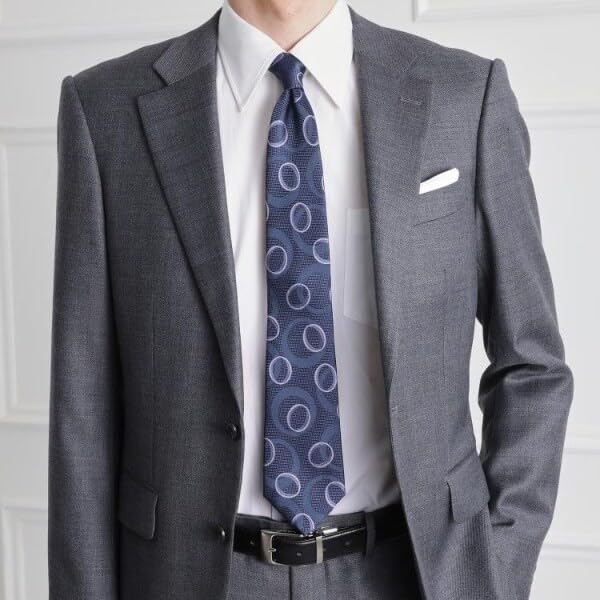 [TAKEO KIKUCHI] Auspicious Necktie PNJ Tomoe Pattern Geometric Necktie Navy (594) 00