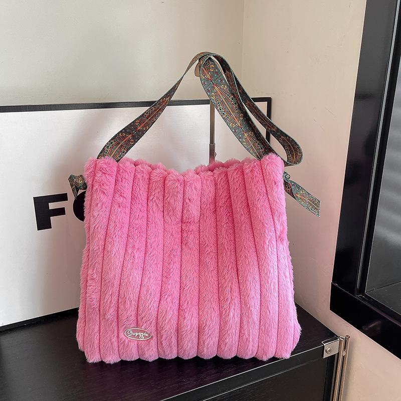 Autumn and winter large-capacity plush bag women's winter new fashion shoulder bag commuter tote bag messenger bag