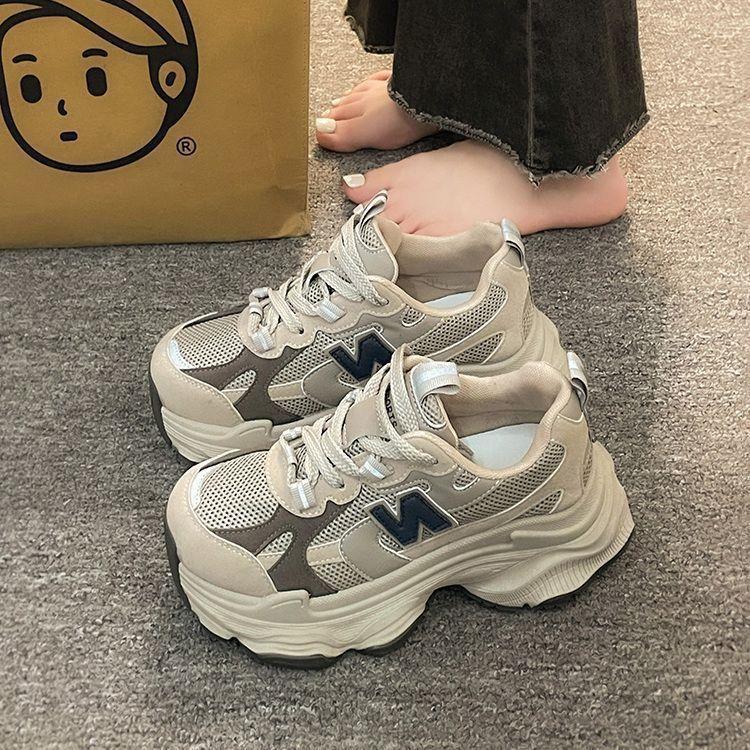 Showing Feet Little Dad Shoes Trendy Cool Shoes Women's 2025 Autumn New Popular Thick-soled Versatile Niche Casual Sports Shoes