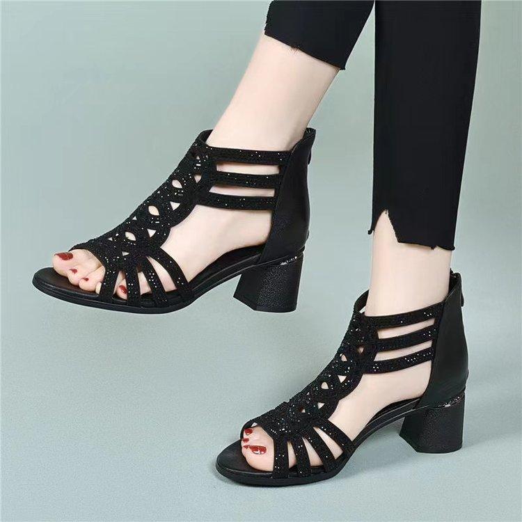 

Soft leather Roman sandals women s summer 2025 new soft-soled comfortable mother shoes fashionable outer wear women s sandals wedge heel 40