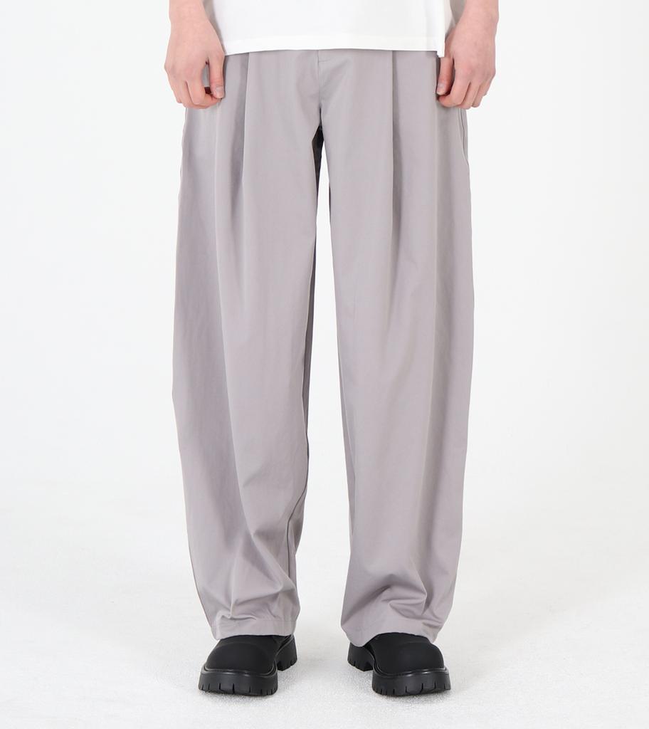 Beoteunseoul One-Pleat Wide Balloon Fit Cotton Pants (Light Gray)