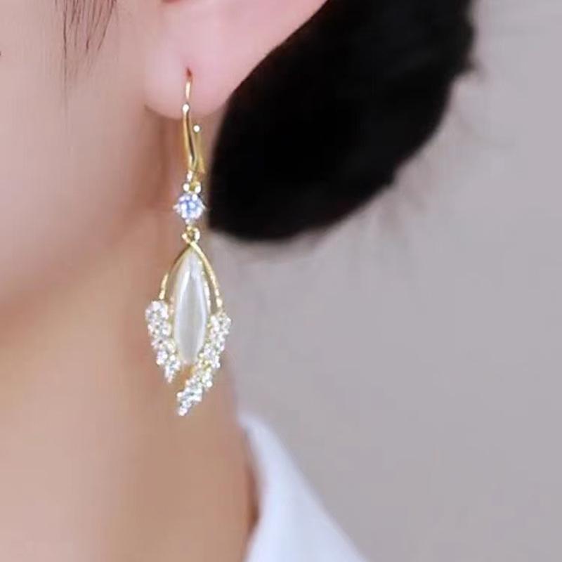 2023 Elegant Wheat Ear Diamond Earrings: Versatile Long Women's Korean Hook Design