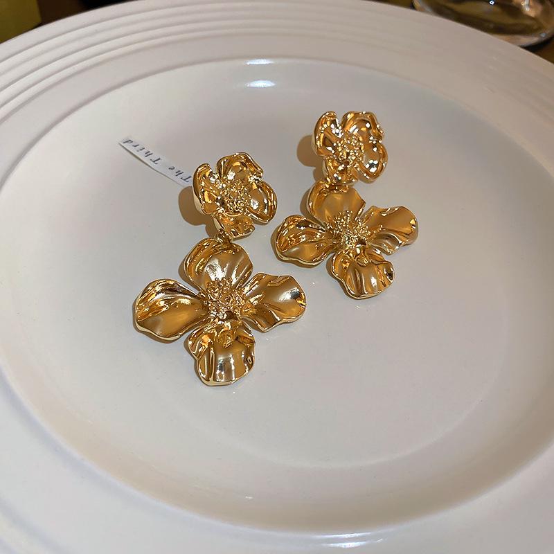 Silver Needle Cold Style Floral Anhänger Ohrringe – Elegant, Modisch, High-End Leichter Luxus Design