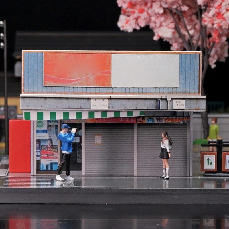 1:64 Scale Hand Painted Resin Collectible Figure Miniature Model Accessories Realistic Photographer Figure Model Gift