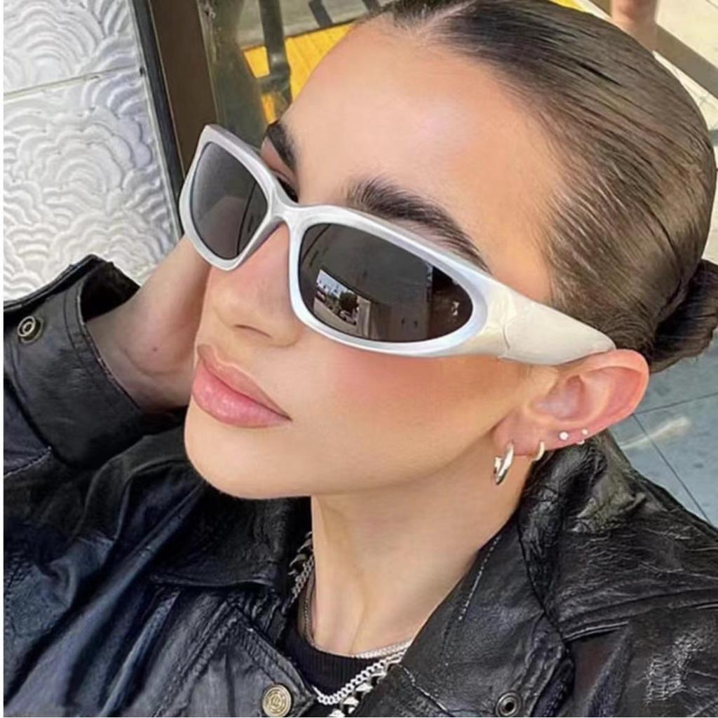 Lunettes de soleil futuristes Cyberpunk à monture étroite: Style Sportif Millennial Y2K avec Protection Solaire Européenne et Américaine