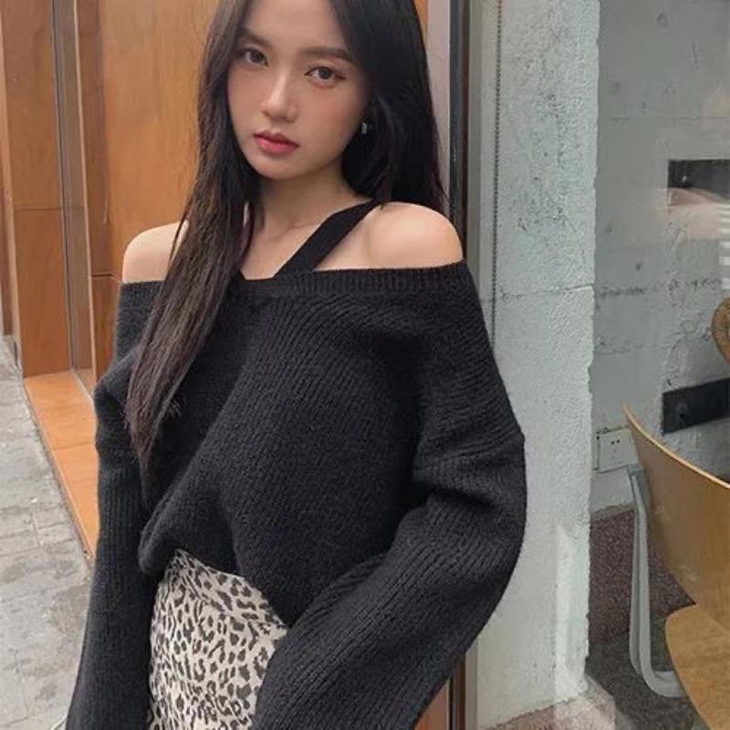 New Korean Style Loose and Design for Autumn and Winter Tops Hanging Neck and Off Shoulder Knitted Sweater for Women