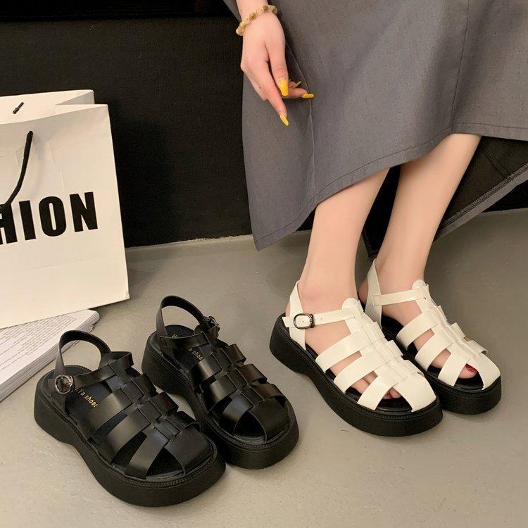 Roman bag head sandals women's outer wear spring 2025 new British style casual muffin thick-soled Roman pig cage shoes