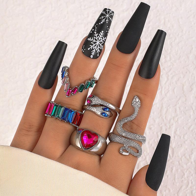 Popular jewelry, ring jewelry, snake-shaped love imitation emerald with diamonds ins wind five-piece ring for women