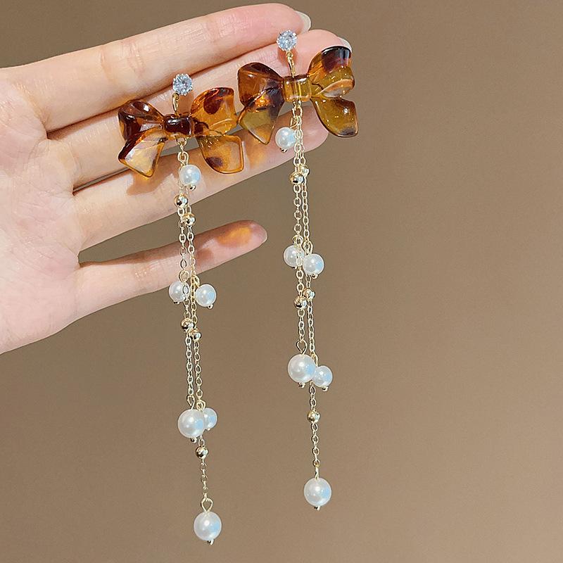 

2025 New Style Tassel Bow Stud Earrings: Face-Slimming Autumn & Winter Ear Accessories for Women