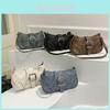 Stilvolle Vintage Blaue Jeans-Tragetasche Für Damen Mit Einzigartigem Nieten-Design Ideal Für Lässige Outfits