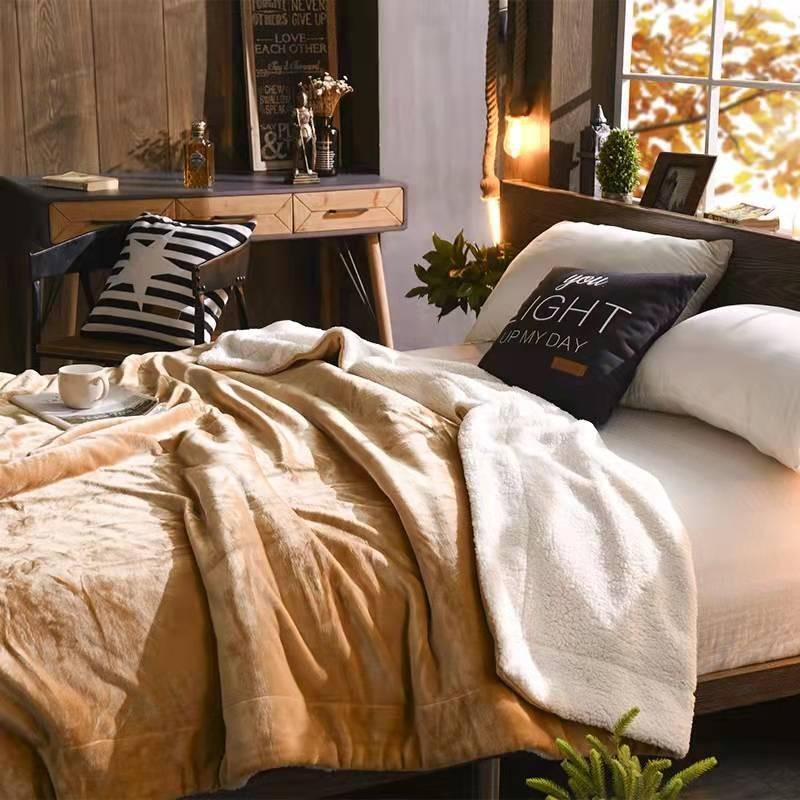 Lightweight Solid Colors Polyester Coral Fleece Blanket For Bedroom Lounge Use