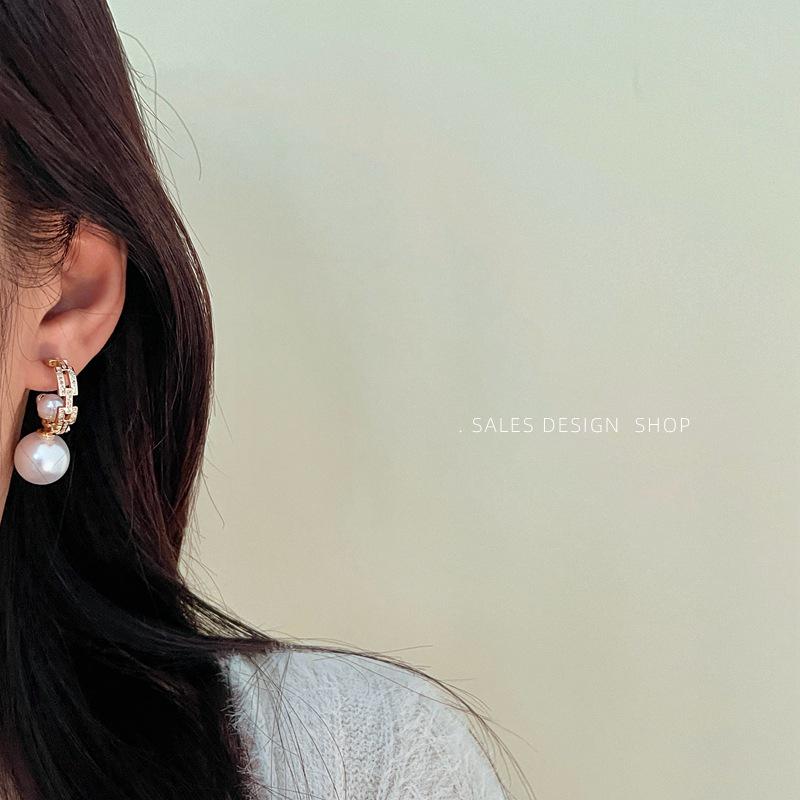 Elegant Multi-Wear Pearl Zircon Silver Stud Earrings - Versatile, Fashionable, and Luxurious for Women