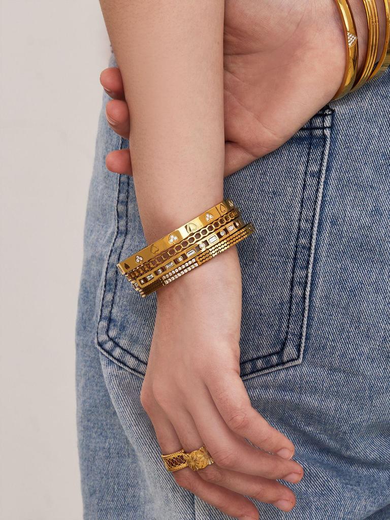 Sada geometrických zirkonových náramků pozlacená 18K zlatem - Lehký luxus a elegantní design