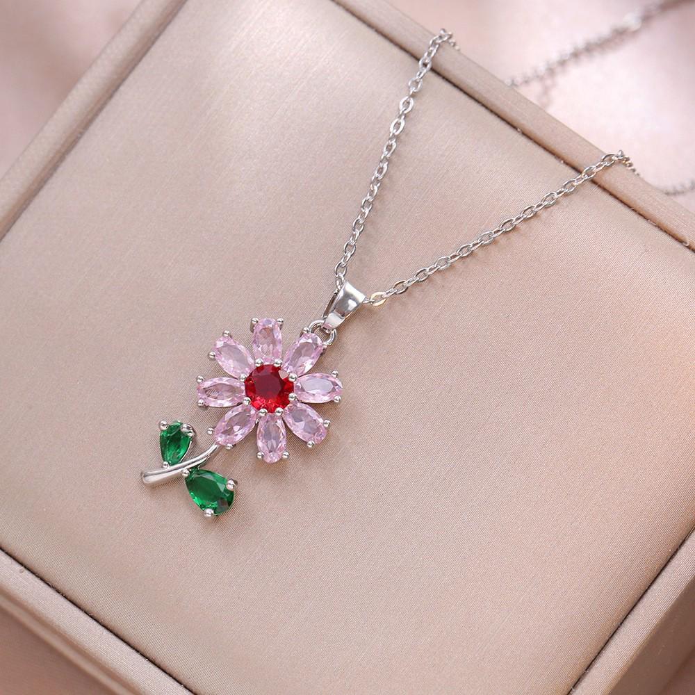 Women's Fashion Heart Pendant Necklace - Elegant, Simple Design, Versatile Clavicle Chain Jewelry