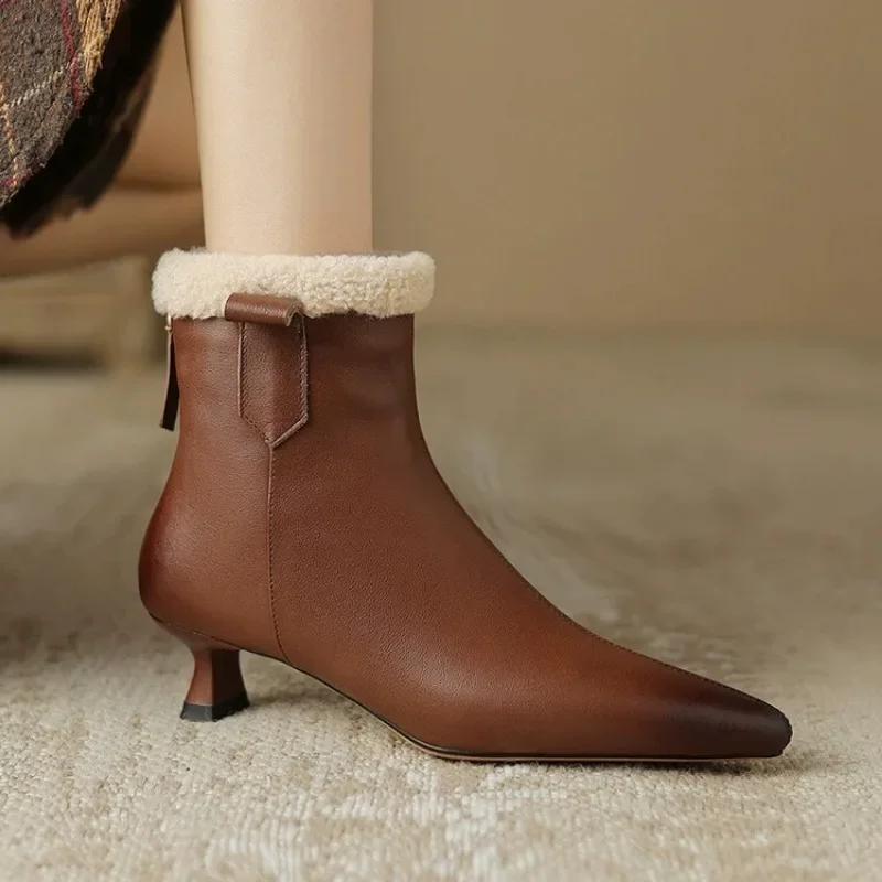 

Модная обувь женская 2024 модные женские ботильоны лаконичные современные ботинки женские сшитые с острым носком тонкие каблуки молния сзади теплая обувь женская 35 светло-коричневого