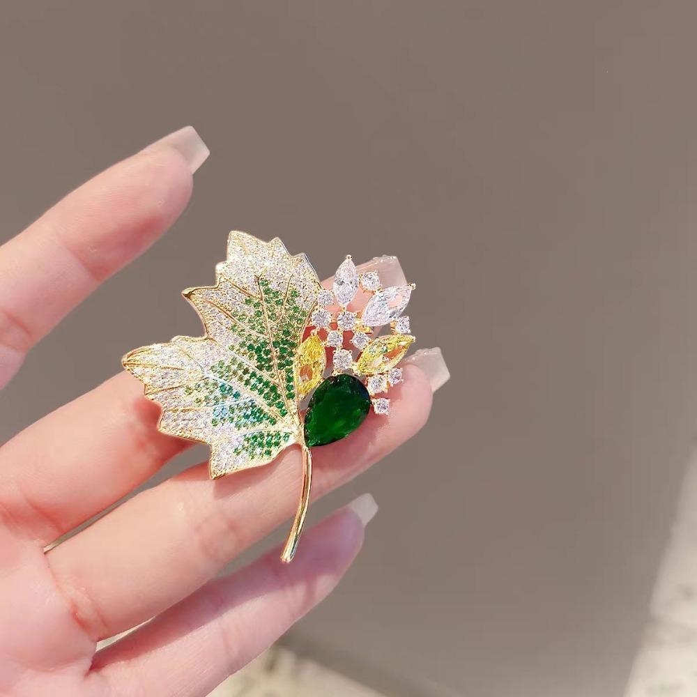 Diamond Butterfly Versatile Simple Brooch Flower Anti-light Pin Clothing Accessories Corsage