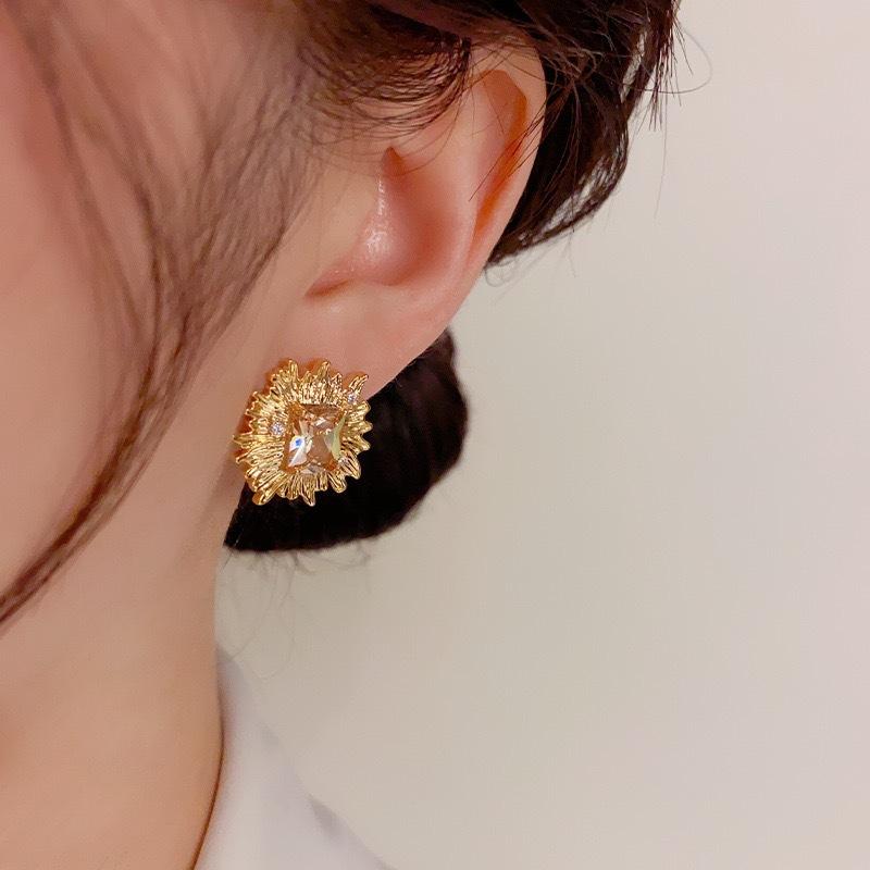 Ny koreansk version av solrosörhängen mode temperament blomma örhängen design öron smycken