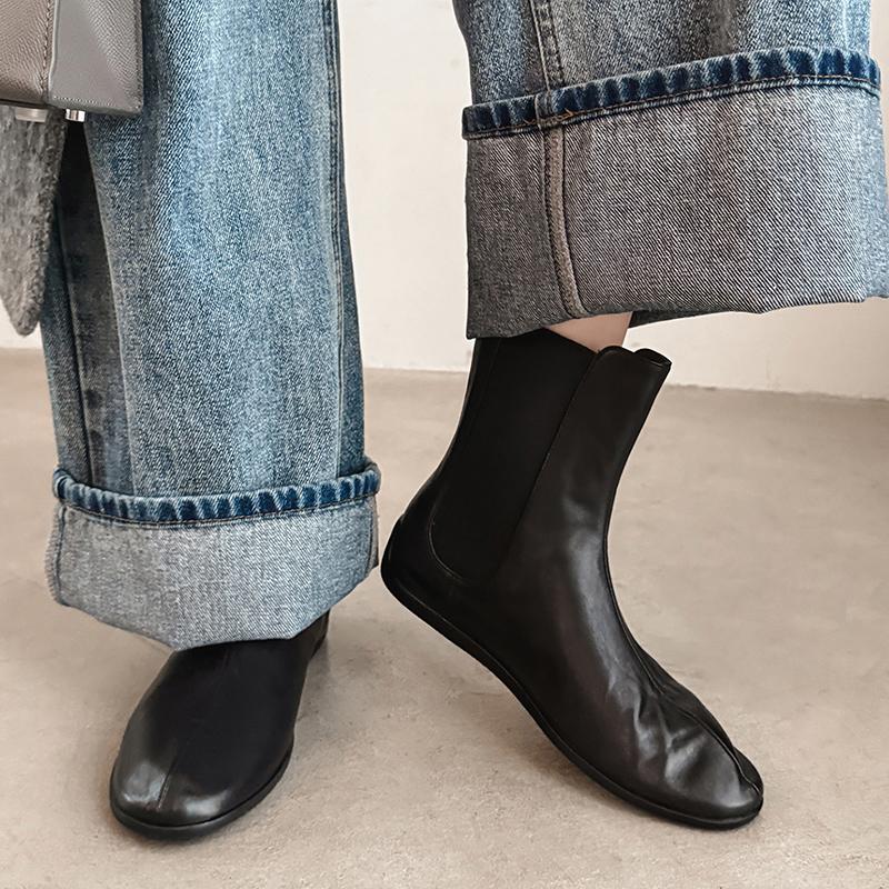 Fashion 2025 NEW Autumn Women Boots Genuine Leather Women Shoes Round Toe Flat Heel Shoes Retro Slip-on Ladies Shoes Modern Boots