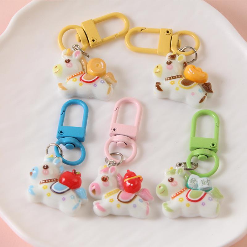 1/5ks Roztomilý Kreslený Poník Klíčenka Kreativní Kawaii Pryskyřice Kůň Závěsné Dekorace Batohu Příslušenství Dárky Roku Koně