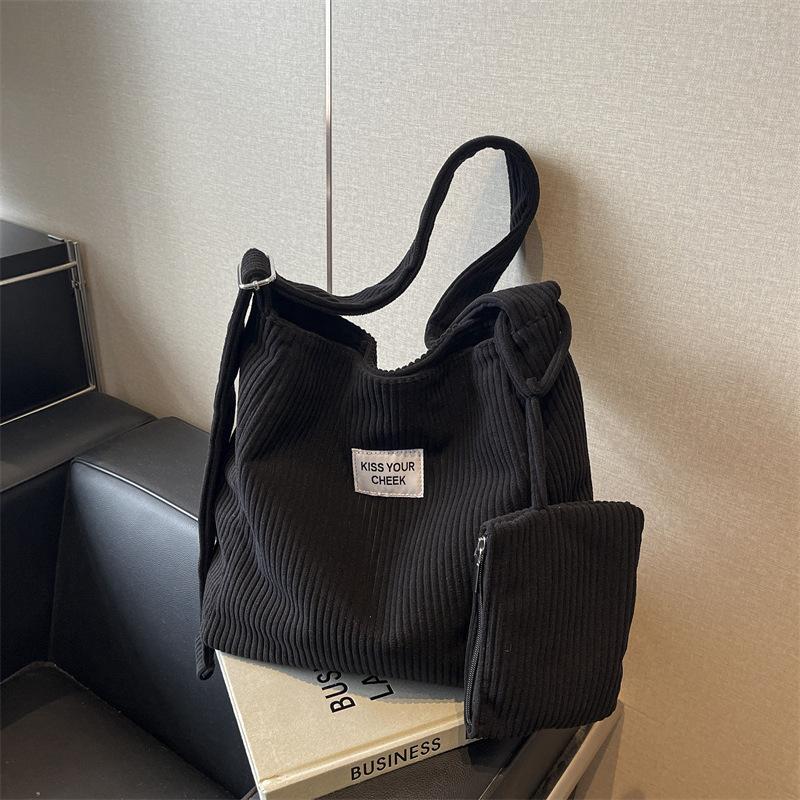 

Вельветовая сумка женская большой вместимости новая весенне-летняя на плечо сумка-мессенджер универсальная сумка-тоут для поездок на работу чёрный