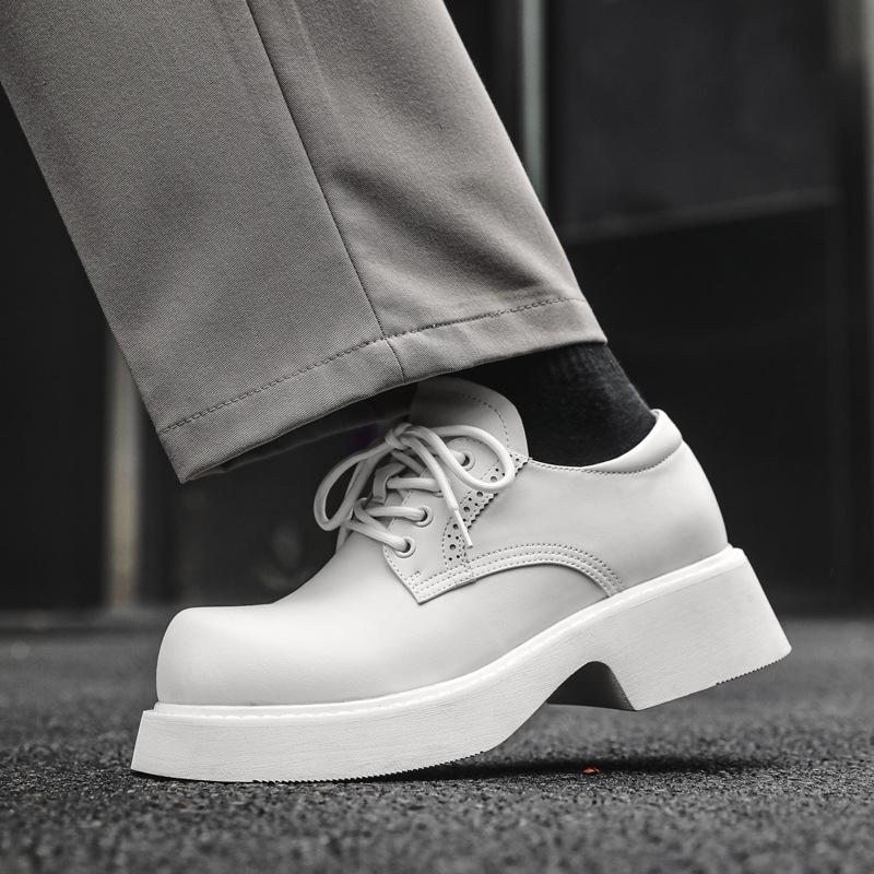 Neue Herrenschuhe Nische Derby Schuhe innere Höhenerhöhung großer Kopf Lederschuhe Retro High Street weiße Lederschuhe 95557-J