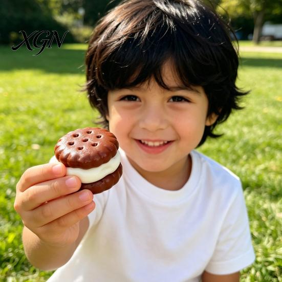 Squeeze Toy Realistic Cream Sandwich Cookie Slow-Rising TPR Stress Relief Fidget for Cute Food-Themed Decompression Gadget Kids Ball