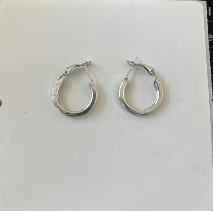 Korean Style Geometric Twisted Heart Earrings: Light Luxury Multi-Layer Niche Ear Jewelry for Women