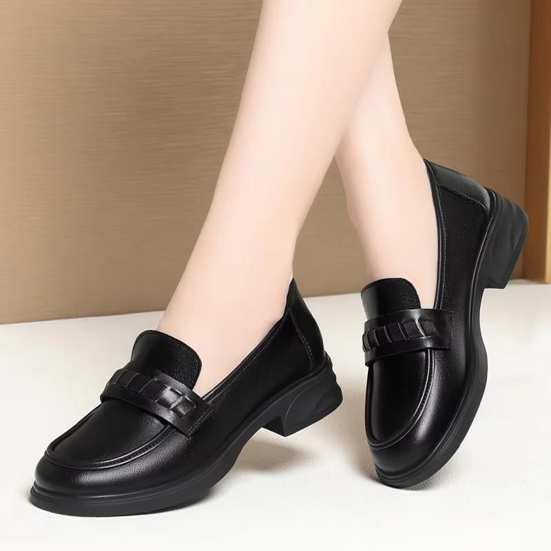 New Breathable Comfortable Shallow Mouth Soft Leather Shoes Women Loafers 2025 Spring Square Heels Shoes Flats for Office Mom