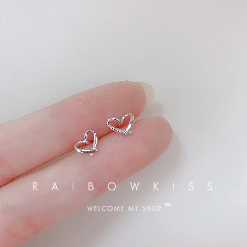 Korean Retro Love Heart Needle Earrings - Simple, Artistic Design for Women S925 Silver Needle