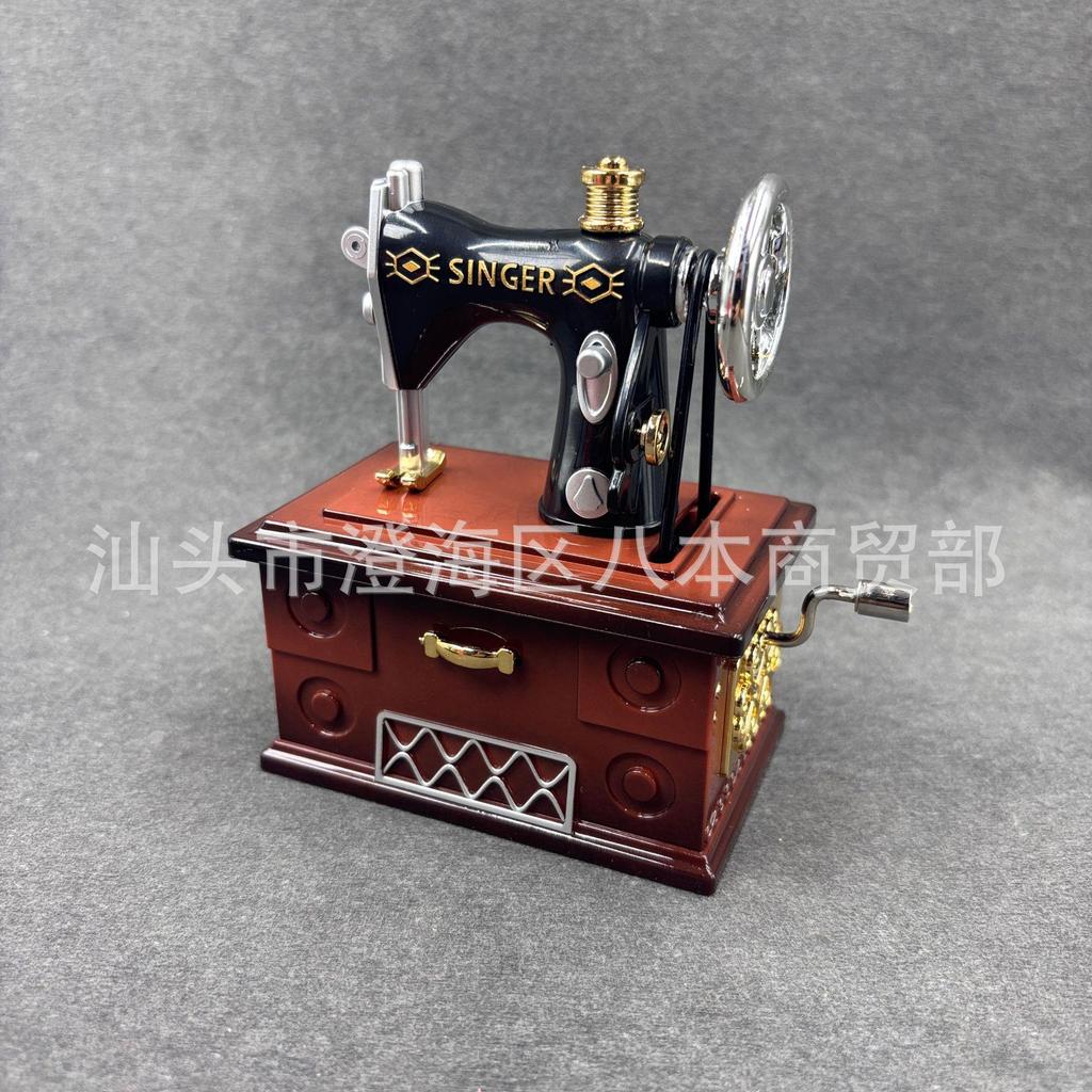 Eight-Tone Dancing Piano Music Box for Valentine's Day or Birthday Cake Decoration.