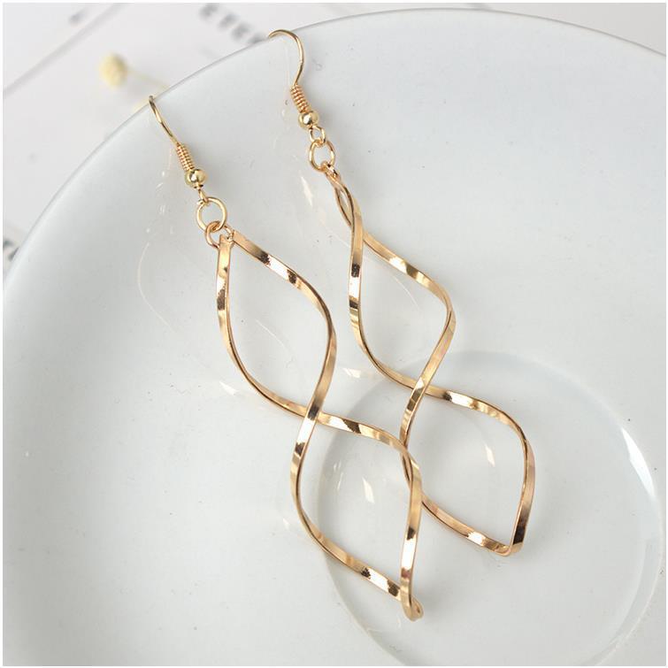 European & American Minimalist Spiral Curve Stud Earrings - Wave Drop Design for Women