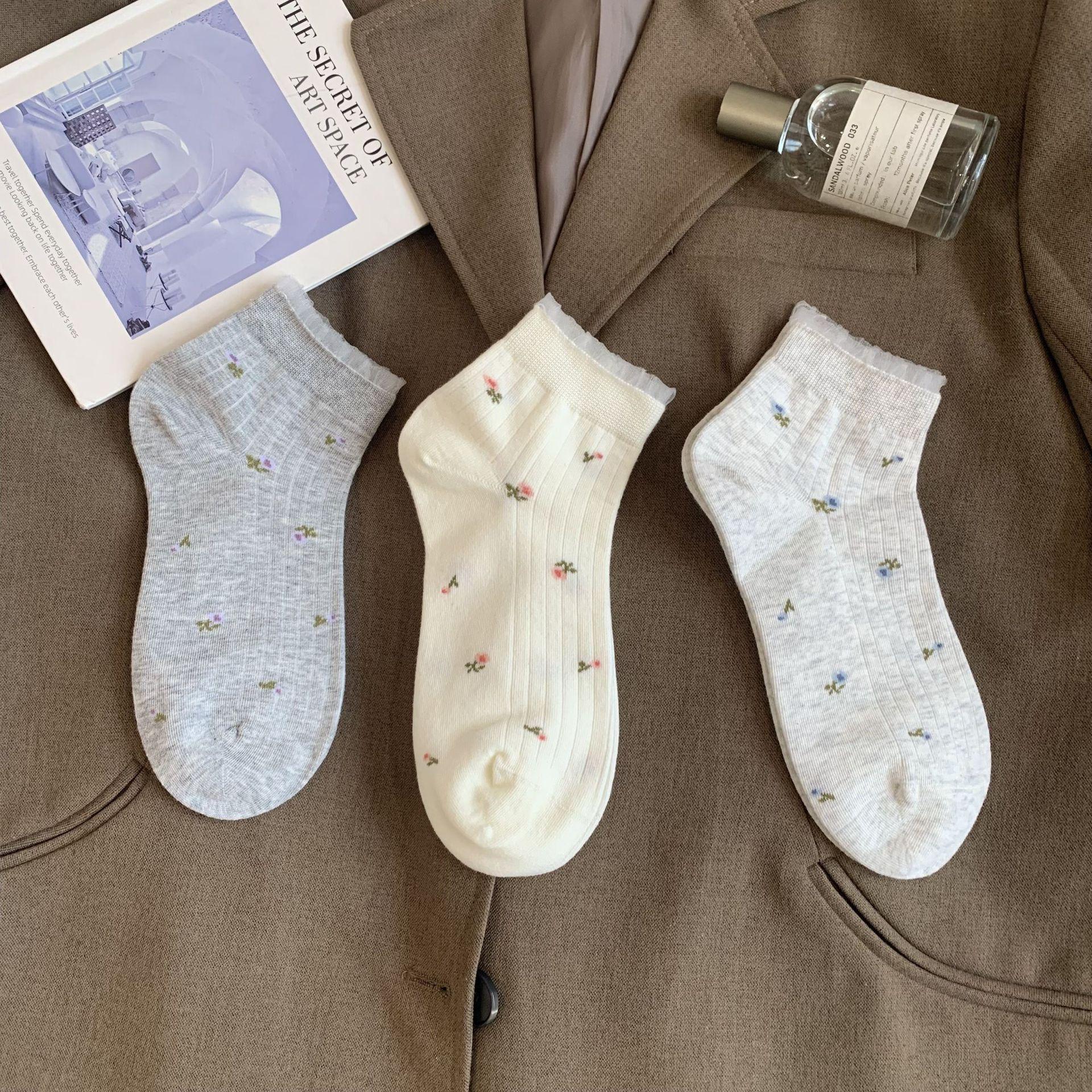 

Women s Floral Ankle Socks - Thin Mesh, Breathable, Odor-resistant, Sweat-wicking, Japanese Style, 2026 Trend, Perfect for Spring/Summer. One Size (35-40)