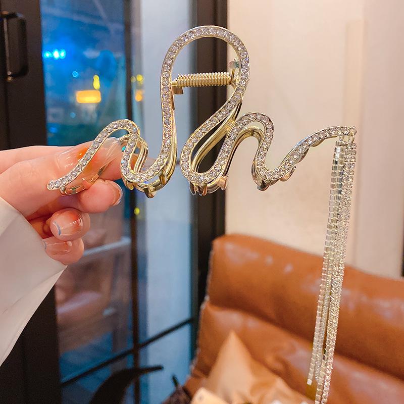 2023 Red Flocked Flower Tassel Hair Clip: High-End, Sweet & Versatile Women's Headdress Accessory