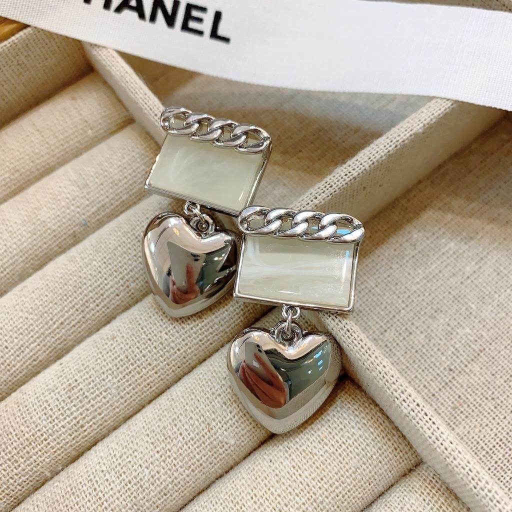 Simple And Easy To Match, Cold Wind Three-Dimensional Love Earrings, Personalized And Unique Design Earrings, Earrings.