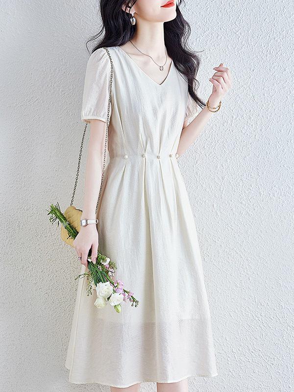 Elegant French-Style Summer Dress: Cinched Waist, Age-Defying Design