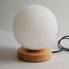 Einfache Glaskugel Tischlampe LED Wohnzimmer Arbeitszimmer Wohnkultur Beleuchtung Holz Kleine runde Schreibtischlampe Schlafzimmer Nachttisch Nachtlicht