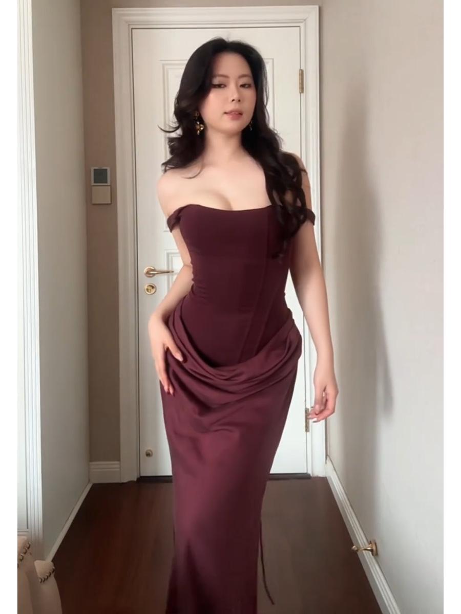 Elegant Spaghetti Strap Pleated Dress - Women s High-End Slim-Fit Skirt XL