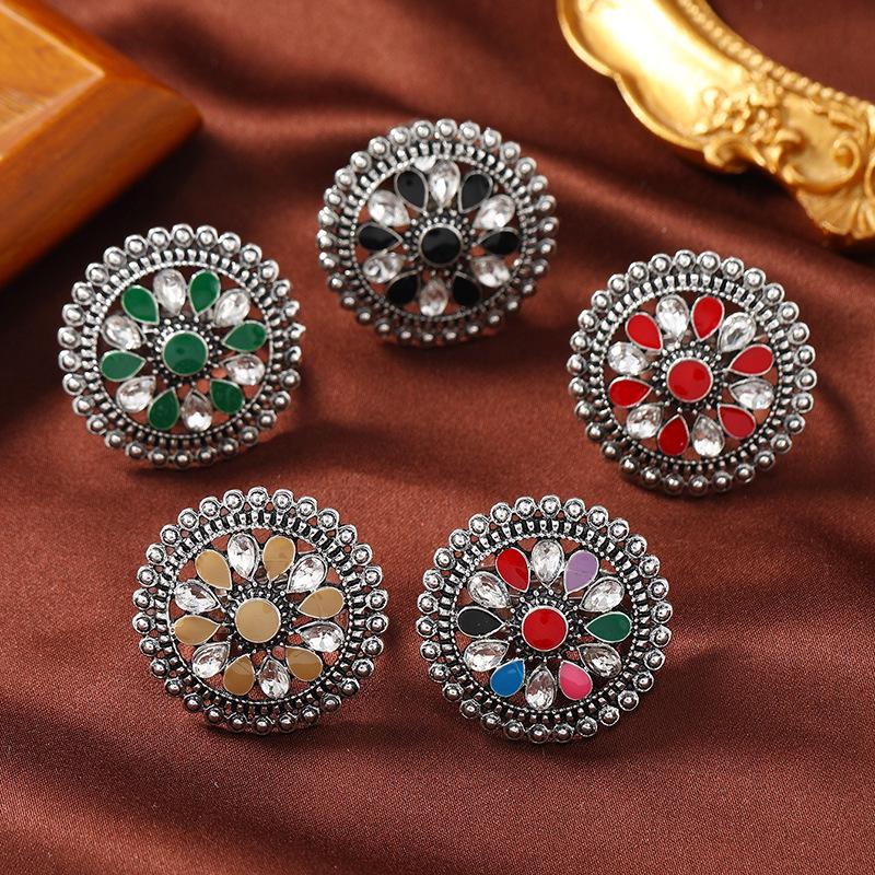 

European and American Retro Ethnic Round Ring with Water Drop Diamond