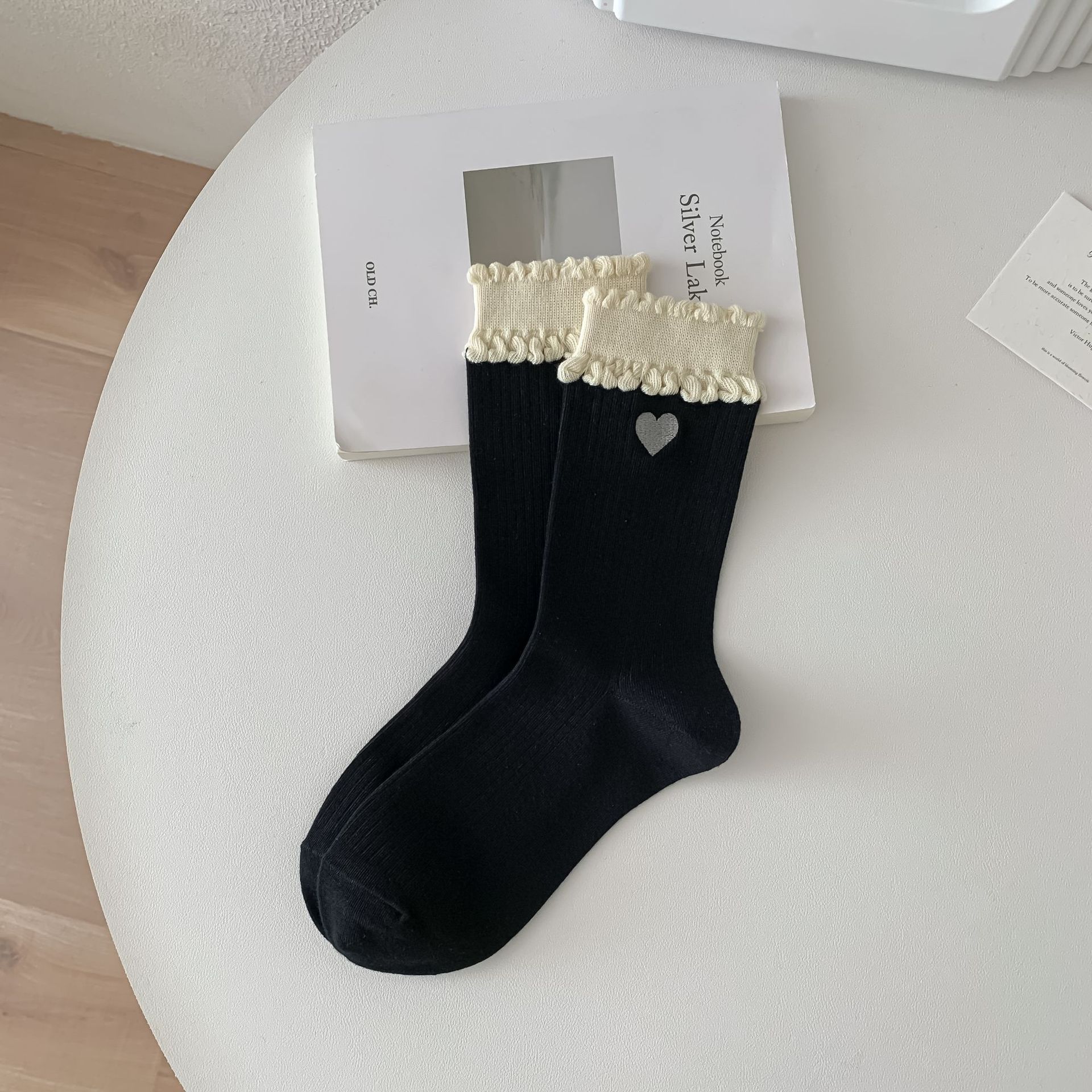 

Білі Шкарпетки З Вишивкою Love Дитячі Шкарпетки Середньої Довжини Літні Тонкі Бавовняні Модні Балетний Стиль Довгі Літні One size fits all чорний