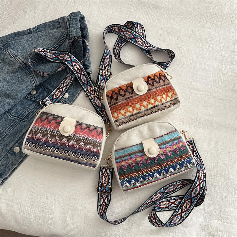 2024 spring new trendy fashion simple retro shoulder crossbody small square bag large capacity foreign style ethnic style women's bag