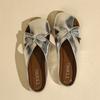 A New Style of Flat-bottomed Soft-soled Bean Shoes for Women with A Shallow Opening