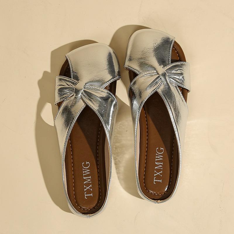 A New Style of Flat-bottomed Soft-soled Bean Shoes for Women with A Shallow Opening