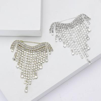Luxury Personality Alloy Rhinestone Grab Chain Brooch Temperament Versatile Women'S Suit Cardigan Corsage Jewelry Pin