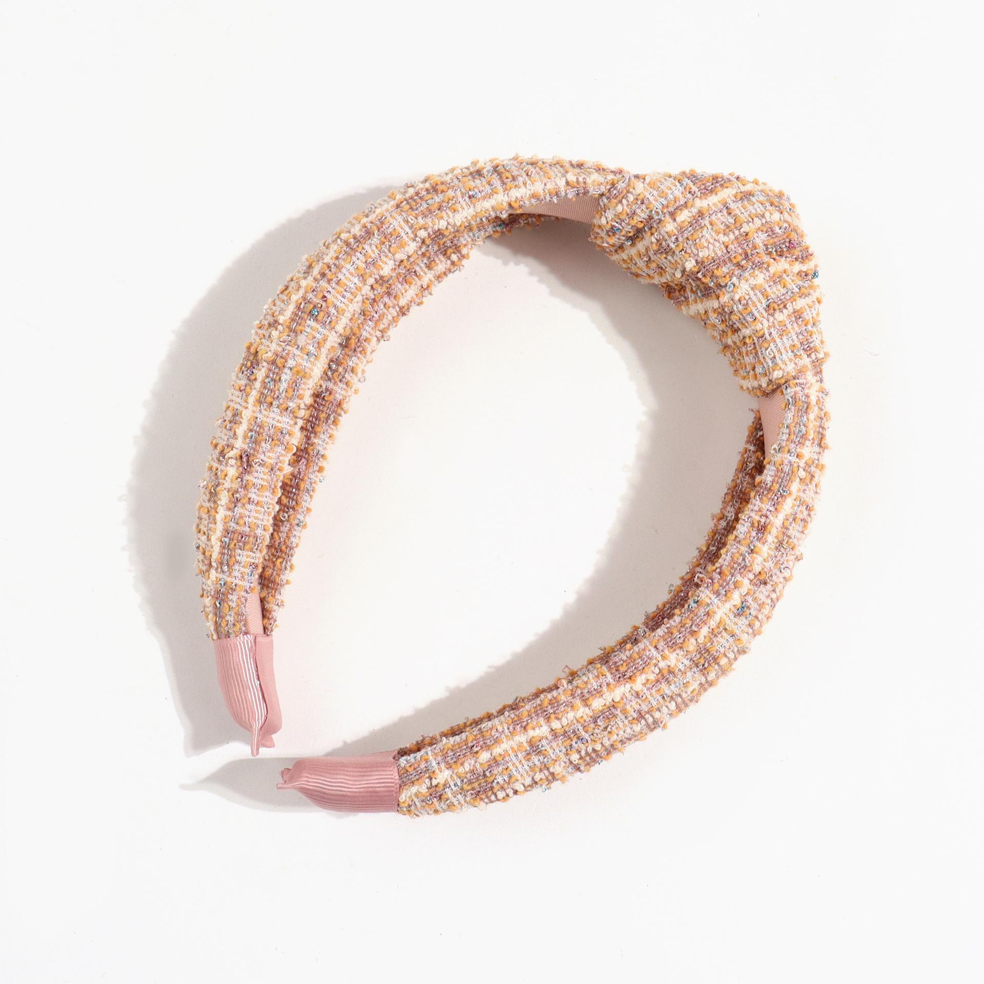 

Ретро джинсовая повязка на голову с узлом и стразами