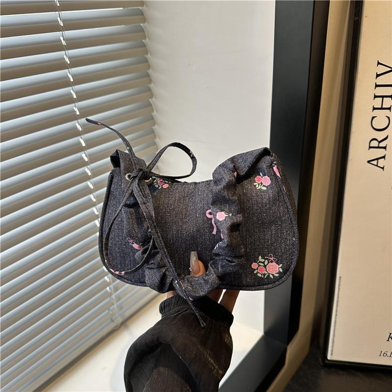 

New bow-printed aesthetic, lightweight and fashionable casual underarm bag, fresh pleated handbag bag чёрный